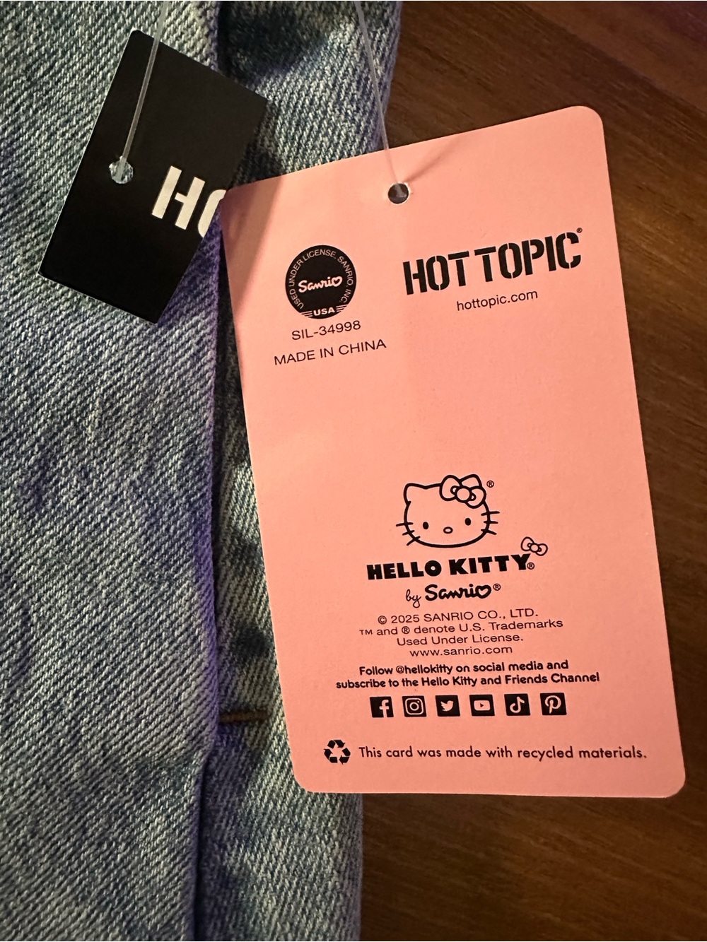 Hello Kitty Blue Denim Skirt with Pink Details - Picture 6 of 13